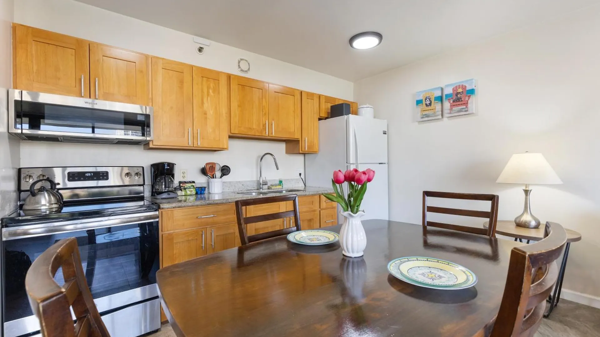 Light & Airy 8Th Floor Ocean View Condo With Lanai Condo Honolulu